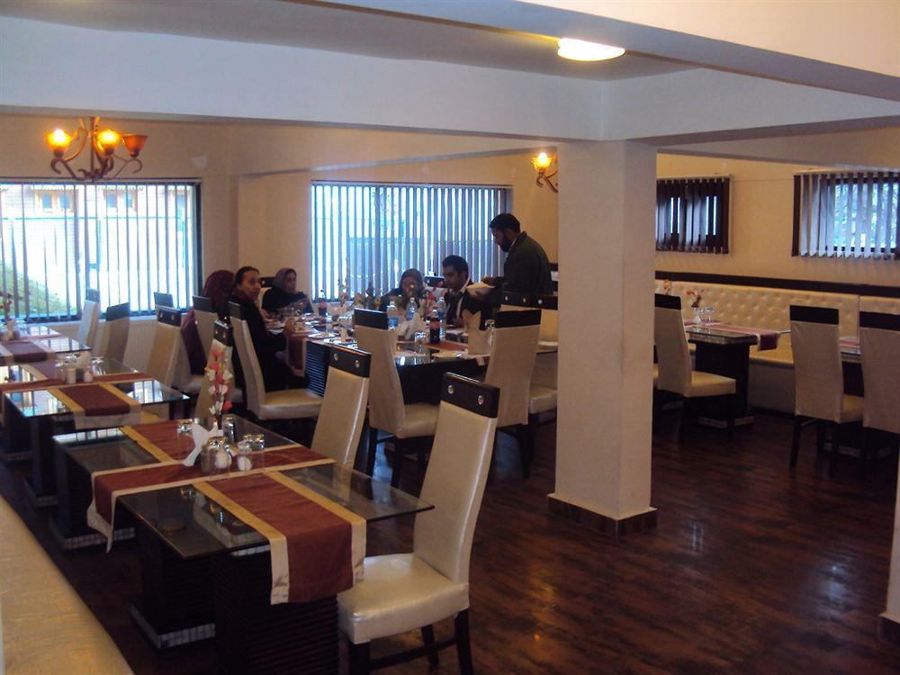 Hotel Pine Spring Gulmarg Exterior foto