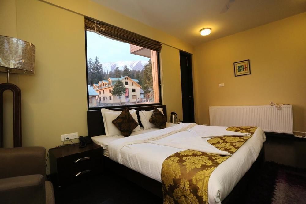 Hotel Pine Spring Gulmarg Exterior foto